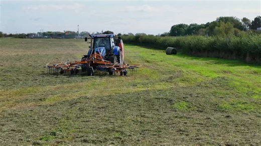 We have rakes running on many different tractors, they don’t take much power, the low flow high torque hydraulic motor can run on a tractor with open centre hydraulics, we don’t need high output load sensing systems. #hayrake #forageequipment #haymaking #haytools #agriculturalequipment #farmmachinery #farmimplements #forageharvest #grasslandfarming | Abimac UK. Front Rakes