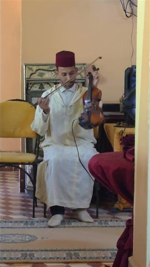 Live Traditional Music: Violinist in Rissani, Morocco