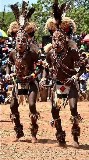 Mozambique culture and traditional dance called makonde mapiko