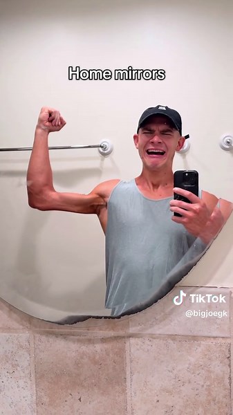 Gym Mirrors Versus Home Mirrors: The Optical Illusion