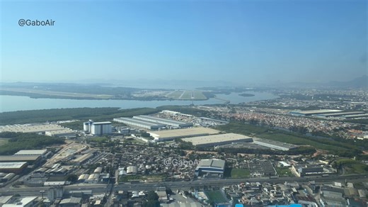 Llegando al Aeropuerto Galeão, Rio de Janeiro.Aterrizaje de un colega en la Pista 15, utilizada más frecuente para las llegadas.