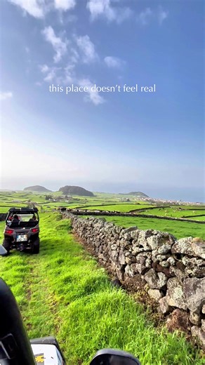 Have you ever seen a place that feels unreal? Where nature doesn’t try to impress, yet effortlessly does. Velvet-green landscapes, dramatic skies, and a silence so pure it feels curated. Here, time moves differently. Unhurried, intentional, almost sacred. This place is in Terceira, one of the most understated islands of the Azores. A destination defined by raw beauty, refined simplicity, and a quiet sense of privilege reserved for those who truly look. 📍 Terceira Island, Azores #azores #portuga