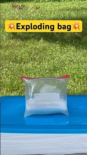 💥Exploding bag💥 Baking soda + vinegar in a bag #kidsactivities #kidsscienceexperiment
