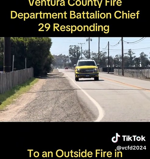 Ventura County Fire Department Battalion Chief 29 ( B29 ) Responding code 1 to an Outside Fire in Oxnard Plains! #vcfd #oxnardplains #vcso #firefighter #firetruck #battalionchief #engine #outsidefire #fire Assigned Units: B29, E68, VCSO Date Caught— 4/10/25