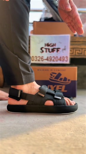 Perfect sandals for hot summer days ☀️👣✨ #viralstyle #viralvideo #sneakerstyle #summerstyle #casualstyle