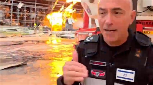 吓人！以色列贝尔谢巴化工厂二次爆火瞬间