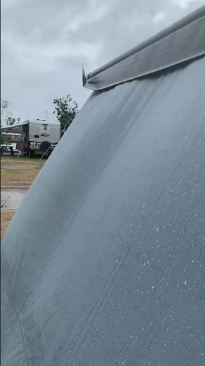 Campsmart XD (Extra Drop) Waterproof Caravan Privacy Screen In Use 🥇 Increasing Your Living Space!