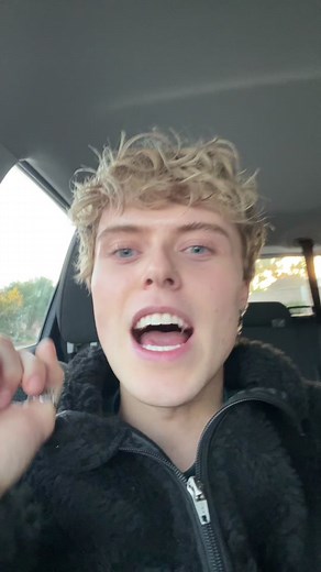 YouTube Hall of Fame Makeup Tutorials and Celebrity Interviews