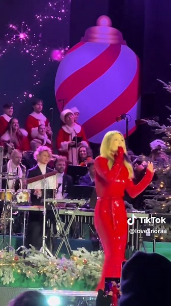 Doda Królowa na Imprezie Choinkowej ❤️