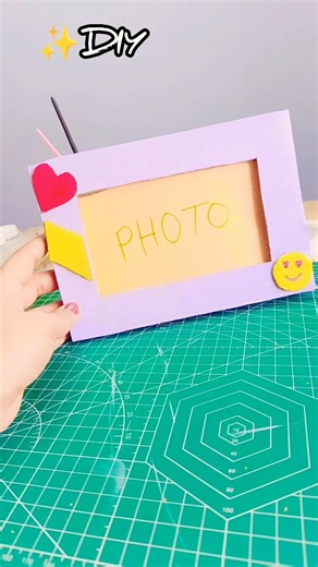 DIY cardboard photo frame 🖼️ cardboard craft l #diy #craft #photoframe #shorts
