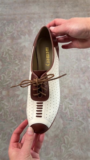 Vintage 1940s Women's Spectator Oxford Pumps