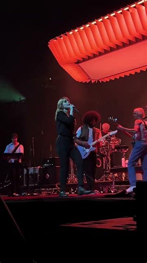 Last Hope live 🎶🤘 #concert #paramore