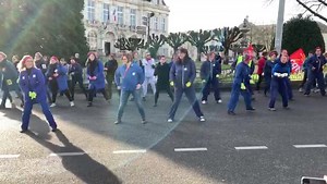 29K views · 434 reactions |  Actu Région  Flash mob, ce vendredi 24 janvier 2020, lors de la manifestation contre la réforme des retraites à Limoges. | Radio Flash FM | Facebook