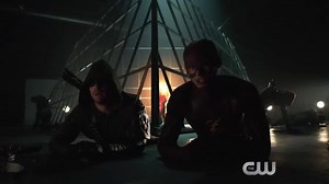 Agora a treta ficou grande...No ringue a galera de The Flash e Arrow. facebook.com/neuranerd | Neura Nerd