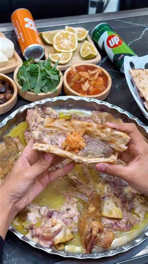 ‎طباخی شاهگوش‎ on Instagram‎: "بیا بیا بیا منو به یِ دیس کَلَپچ مهمون کن..🫠❤️ بفرست براش🙂‍↔️ @tabakhi_shahgoosh"‎