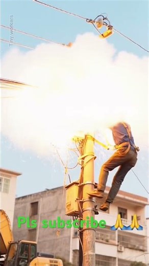 ⚡Electric pole accident #shorts #electrical #wireman #faults #pole #viralshorts #teendingreels