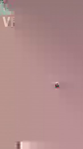 Maintain your resolve through biting winds on blustery mountain runs. Crafted with our Iconic Vapour-Rise technology, the new Vapour-Rise Ridgeline Jacket offers the wind resistance and moisture control you need to keep warm and reach the summit. With the VR lining body-mapped specifically for running, it's built for those undeterred by the challenges of winter. Discover the new Vapour-Rise Ridgeline Jacket 👇 🛒 //Men's: https://bit.ly/3PDaRi2 🛒 //Women's: https://bit.ly/3tjXs72 #WeAreRab #The