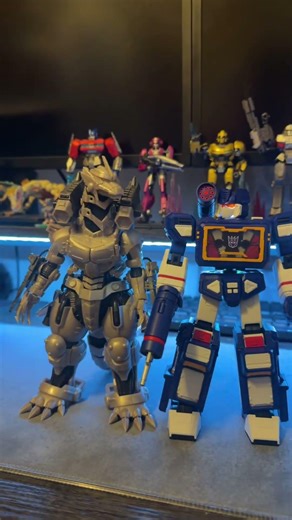 Reviewing Kiryu model kit #godzilla #figure #mechagodzilla #trending #fyp #toys #memes #kaiju