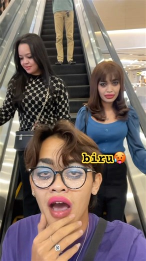 SHOCK WANITA BAJU BIRU KETAKUTAN 😨