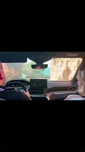 Videos de Bogomil (@bogoberbo) con “Azis Motel Spanish Reggaeton Version - Bulgorithm”