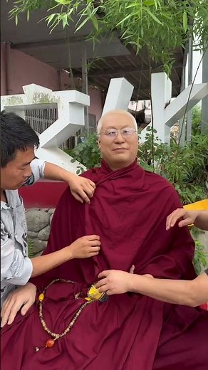 I am lucky to make wax figures for the master. #Sculpture manufacturer #Silicone figure #Wax figure