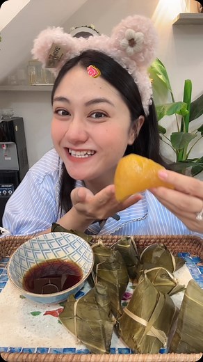 1.1K reactions · 54 comments | Mukbang bánh gio mật mía | CHÉ Biết Nấu Ăn | Facebook