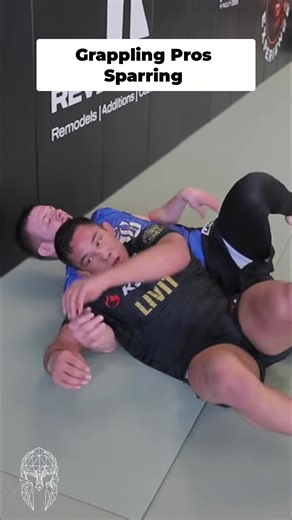 Grappling and wrestling techniques in action! See these amazing moves in a training environment. #Grappling #Wrestling #Training #MartialArts #Fitness
