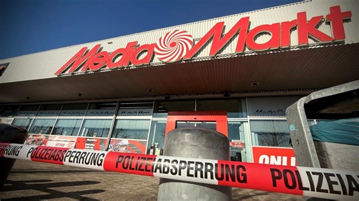 Messerattacke im Media Markt: Täter ist ausreisepflichtig – warum er nicht abgeschoben wurde