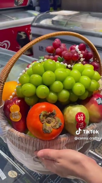 Tutorial for Creating a Fruit Basket Arrangement