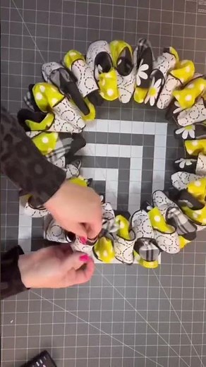 Make a Ribbon Wreath, How to Make a Wreath, EASY DIY Wreath, Front Door Wreath, WATCH ON MY YOUTUBE