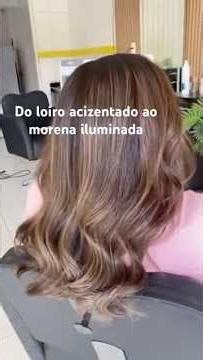 She ditched the blonde! Check out her highlighted brunette hair 😱