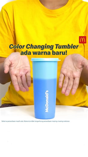 Color Changing Tumbler McD warna biru sudah tersedia nih 😊✨ Warnanya dapat berubah saat diisi air dingin loh! Ayo lengkapi koleksimu sebelum kehabisan ya. Segera ke Mekdi terdekat atau McDelivery aja! Persediaan terbatas. | McDonald's