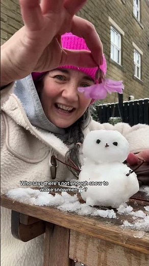 Do you want to build a snowman? #snowcraftuk #minisnowmen #cutesnowcrafts #easywintercrafts