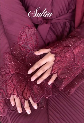 New jubah collections are now available at our Sultra store.😍✨ Featuring many beautiful and elegant designs with stunning colours to suit ever style. Perfect for daily wear, events, or special occasions🤍 Limited stock available, so don’t miss your chance to get your favourite piece‼️ 📍Available at Sultra, Metrocity (next to J&T) Walk-ins are always welcome🤍 ⏰ Open Tuesday to Sunday | 10.00 AM - 9.00 PM #abaya #jubah #kuchingsarawak #metrocity #abayagirls