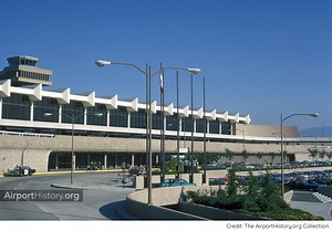 PHOTOS: Vancouver International Airport (1960-2000)