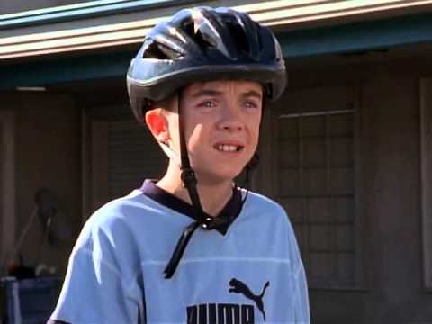 Malcolm in the Middle S01E09 Funky Town Rollerskate Dance