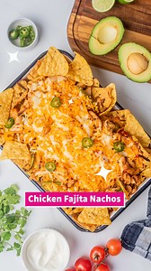 Spice up September with this Chicken Fajita Nachos recipe! A patriotic twist on a classic favorite. Bold flavors, festive vibes – let the fiesta begin! 🌮🎉 @mamamaggieskitchen https://inmamamaggieskitchen.com/chicken-fajita-nachos/ #fajitas #fiesta #mamamaggieskitchen #chickenfajitas #nachos #mexicanrecipes #mexicanfood | Mama Maggie's Kitchen