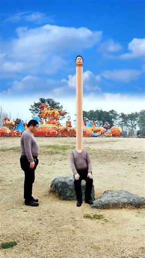 Long Neck Rotating Flying Special Effects Funny Long Neck Flying