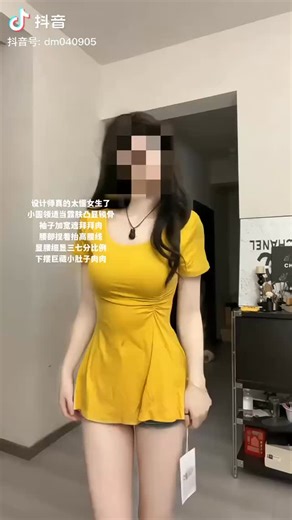 🇲🇾Peachi代购 on Instagram: "【🇨🇳新年专场团购】19/12-28/12 CN98 褶皱显瘦圆领上衣 【团购价】RM35/1有新色了哦！ 红 黄 粉 白 黑 灰 S-XL 弹力大 非常的显瘦显比例 每个设计点都在扬长弊端 超级显身材！！"