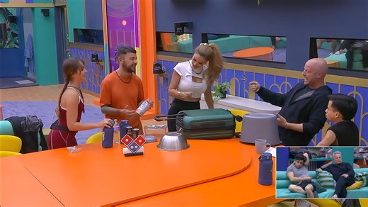 🎤🎶 ¡A cantar con los Famosos! Esta tarde andan muy felices 😄 y están cantando en el comedor 🍽️🎵. ¡Conéctate ya a ViX! 📺✨ Últimos 2 días de acceso GRATIS a las cámaras de #LaCasaDeLosFamososMx 24/7 en vivo y sin filtros, solo en #ViX. (Disponible en 🇲🇽 y LATAM). https://bit.ly/3U1QmhY | ViX