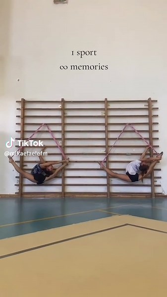 rhythmic gymnastics ❤️‍🩹 #summertraining #rhythmicgymnastics #competitions #brazil🇧🇷 #worlds2025 #roadtorio #fyp #mpesfyp #foryou #viral #flexibility #splits #oversplits #athlete #memories #sports @kalliasoc_