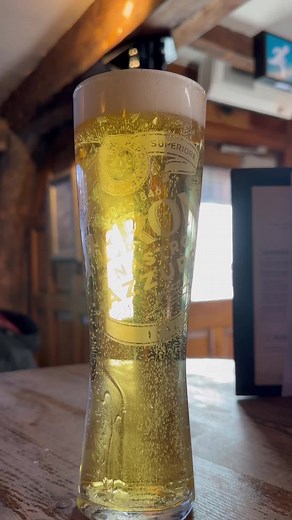 Love a Peroni 🇮🇹🍺 #simplypints #onlyscrans #beertiktok #beer #fyp #foryoupage #lager #peroni #britishpub