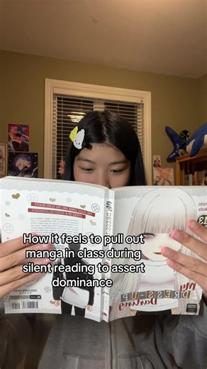 i creased my manga spine for this video bro 🫩🫩 #manga #anitok #xybcafyp #mydressupdarling #relatable