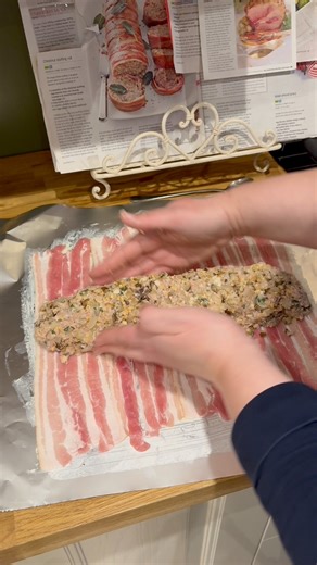 Here's the recipe I use for the pork, chestnut & sage stuffing log: - 1tbsp butter - 1 onion - 15 fresh sage, chopped - 180g pack chestnuts - 100g chopped roasted hazelnuts - 100g breadcrumbs - 1/2 tsp mace - 1 egg - 1 pack streaky bacon - 400g sausage meat I freeze this then defrost fully in the fridge the day before cooking. 180° fan for 1 hour, unwrap the foil halfway through cooking to crisp up the bacon. #stuffingrecipe #christmasdinner #christmasfood #christmascooking | Tahnee Batch Cookin