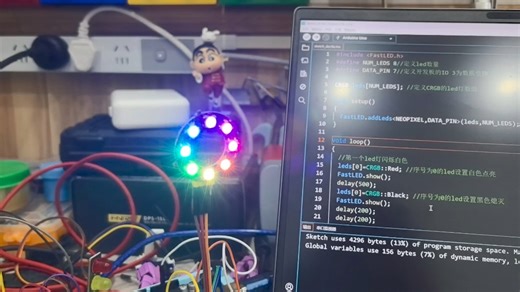 WS2812B 是目前最常用的智能全彩 LED 灯珠，核心特点是集成了 RGB 发光单元和控制驱动电路，支持单根数据线实现逐点独立控色👍