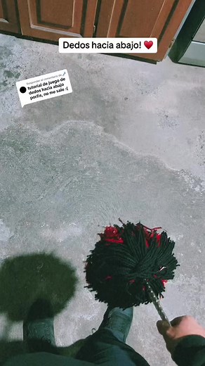 Aprende el movimiento dedos hacia abajo con bastoneras