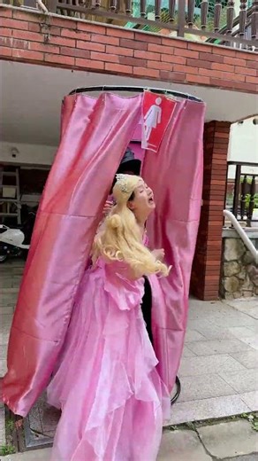 Elphaba conquers Glinda #glinda #elphaba #arianagrande #wicked #witch #magic