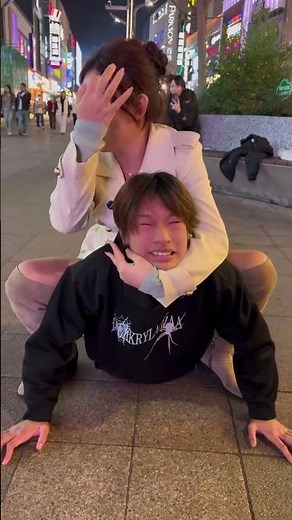 Should I challenge myself with squats or push-ups on the street#Squat#Push-up#Challenge