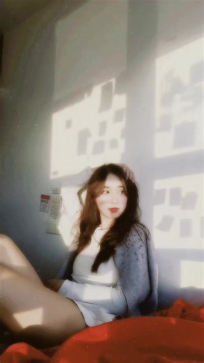 pov: she's your muse 😌✨