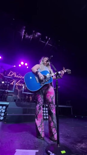 Elijah Performando en Baton Rouge con Priscilla Block